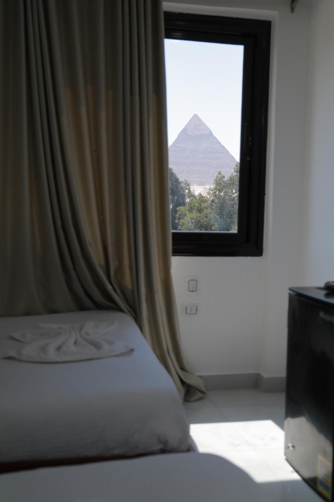 Prince Pyramids Inn Kafret el-Gabal Exteriör bild