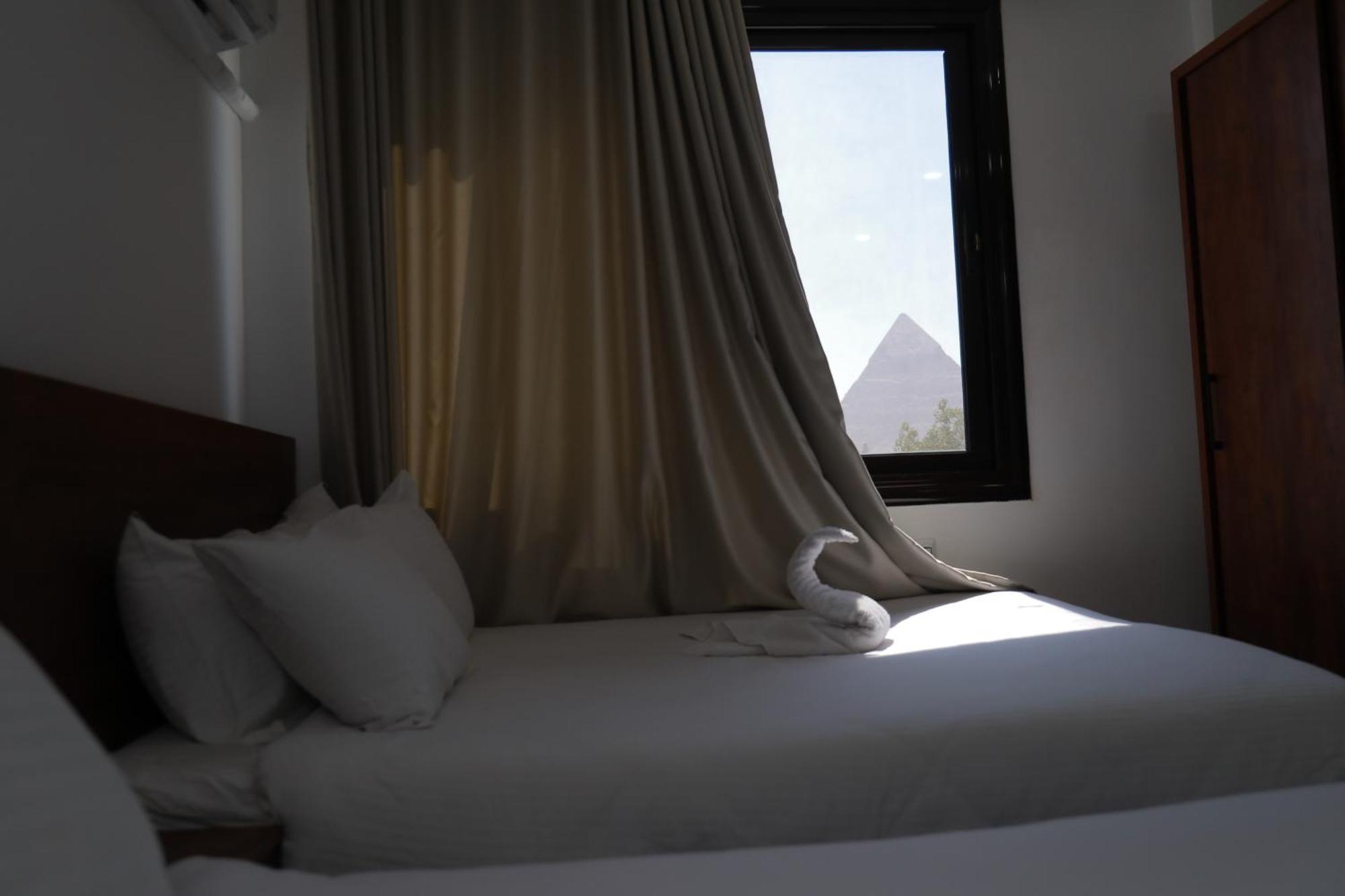 Prince Pyramids Inn Kafret el-Gabal Exteriör bild