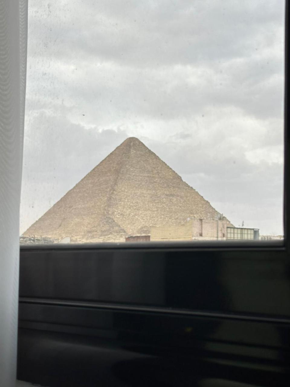 Prince Pyramids Inn Kafret el-Gabal Exteriör bild