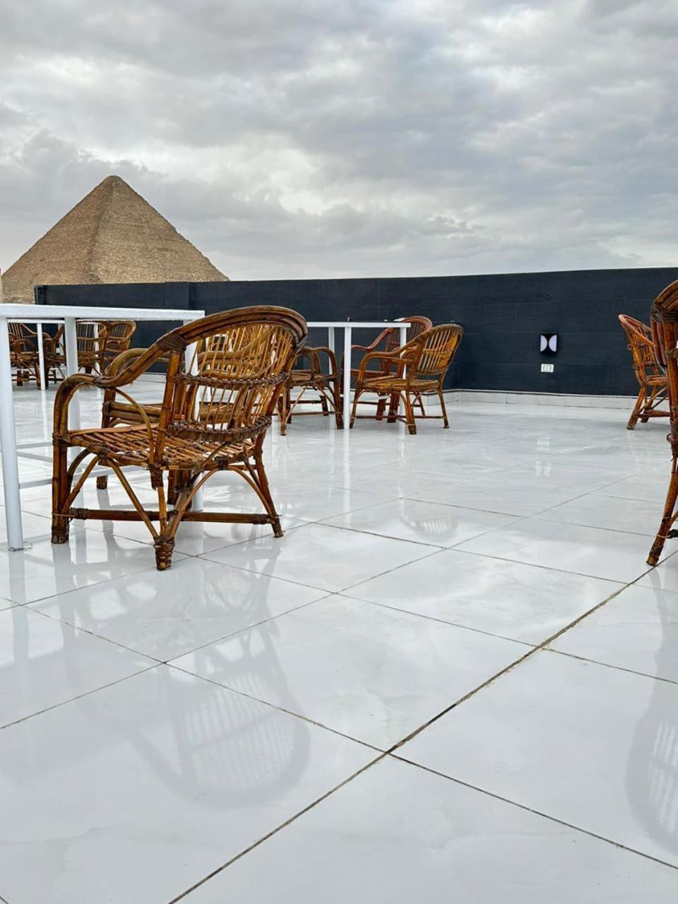 Prince Pyramids Inn Kafret el-Gabal Exteriör bild