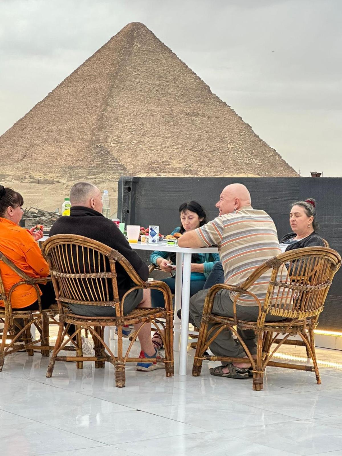Prince Pyramids Inn Kafret el-Gabal Exteriör bild